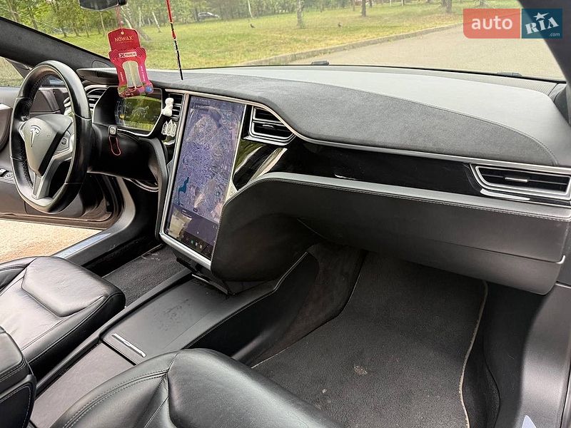 Ліфтбек Tesla Model S 2016 в Рівному