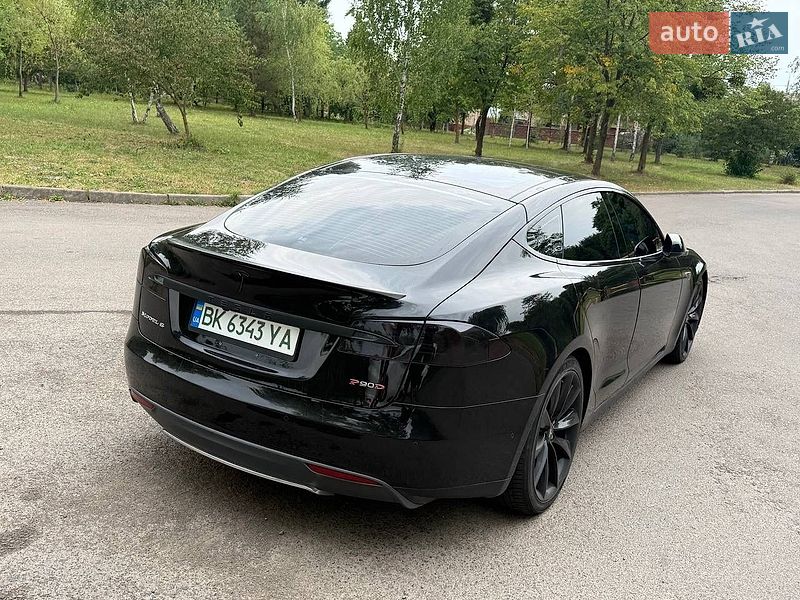 Ліфтбек Tesla Model S 2016 в Рівному