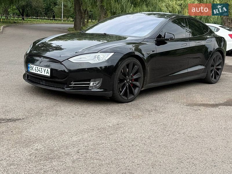 Ліфтбек Tesla Model S 2016 в Рівному