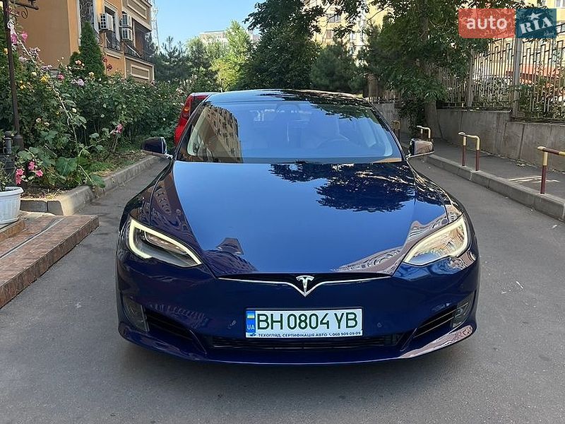 Лифтбек Tesla Model S 2017 в Одессе