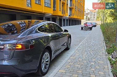 Лифтбек Tesla Model S 2018 в Виннице