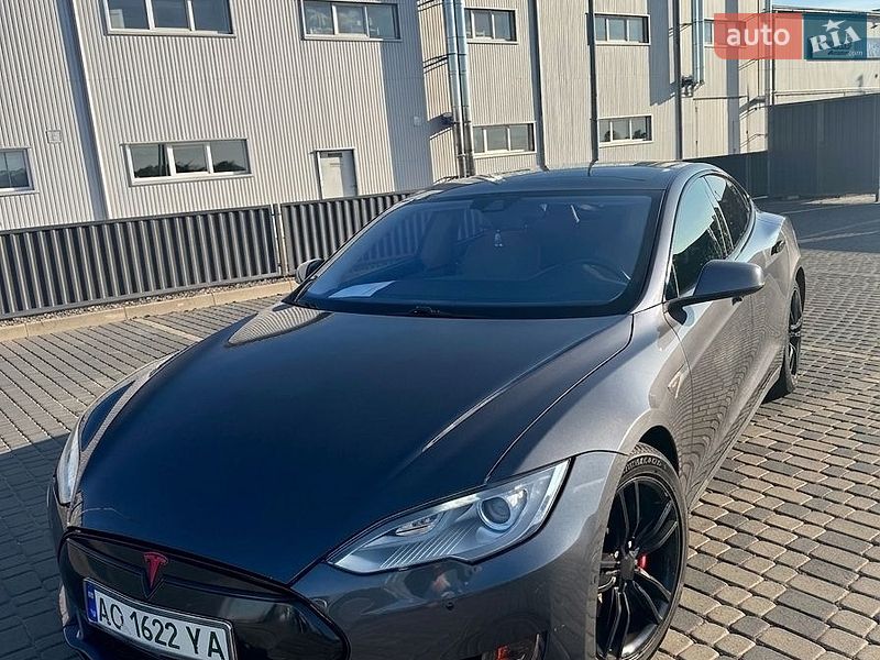 Ліфтбек Tesla Model S 2015 в Мукачевому