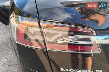 Ліфтбек Tesla Model S 2016 в Івано-Франківську