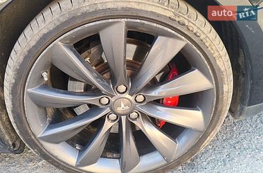 Ліфтбек Tesla Model S 2016 в Івано-Франківську