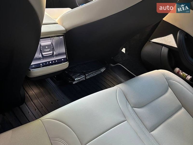 Ліфтбек Tesla Model S 2023 в Києві