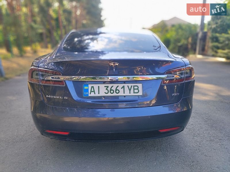 Лифтбек Tesla Model S 2018 в Киеве