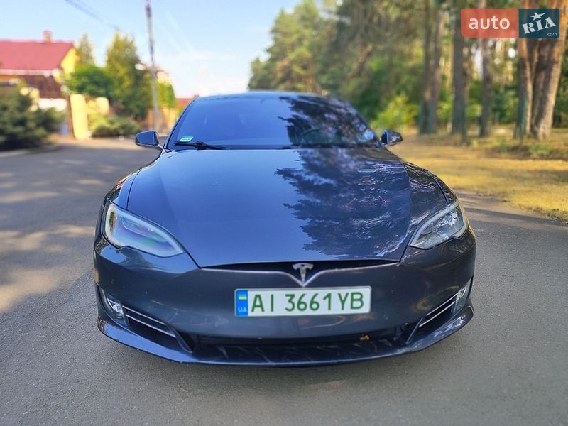 Лифтбек Tesla Model S 2018 в Киеве