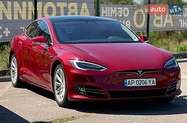 Лифтбек Tesla Model S 2018 в Запорожье