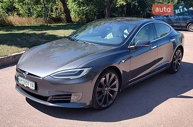 Ліфтбек Tesla Model S 2018 в Житомирі