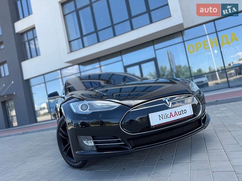 Лифтбек Tesla Model S 2015 в Ивано-Франковске
