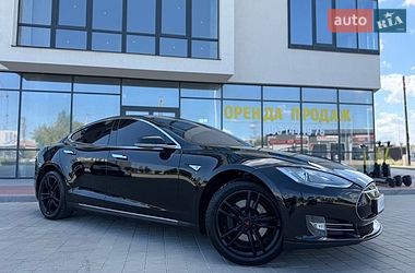 Ліфтбек Tesla Model S 2015 в Івано-Франківську