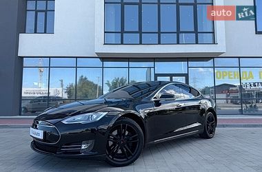 Лифтбек Tesla Model S 2015 в Ивано-Франковске