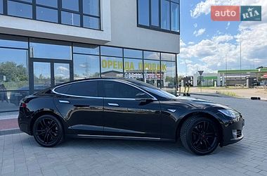 Лифтбек Tesla Model S 2015 в Ивано-Франковске