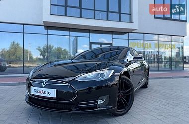 Лифтбек Tesla Model S 2015 в Ивано-Франковске