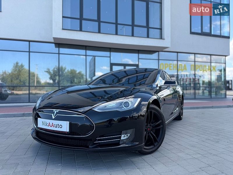 Лифтбек Tesla Model S 2015 в Ивано-Франковске