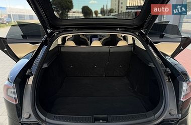 Ліфтбек Tesla Model S 2015 в Івано-Франківську