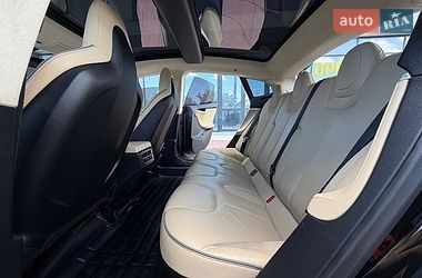 Лифтбек Tesla Model S 2015 в Ивано-Франковске