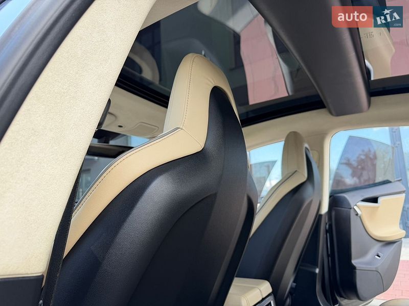 Лифтбек Tesla Model S 2015 в Ивано-Франковске