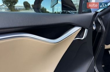 Лифтбек Tesla Model S 2015 в Ивано-Франковске