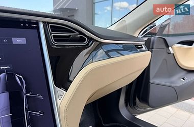 Ліфтбек Tesla Model S 2015 в Івано-Франківську