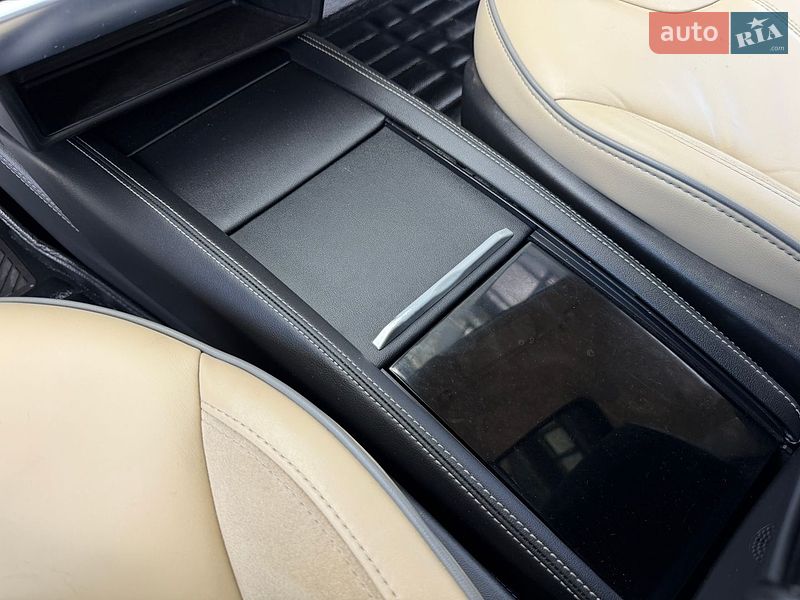 Лифтбек Tesla Model S 2015 в Ивано-Франковске