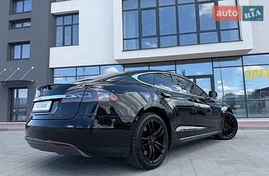 Лифтбек Tesla Model S 2015 в Ивано-Франковске