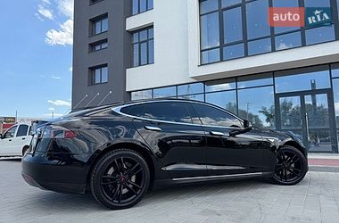 Лифтбек Tesla Model S 2015 в Ивано-Франковске