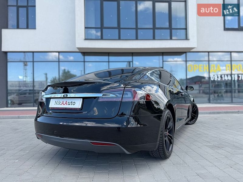 Лифтбек Tesla Model S 2015 в Ивано-Франковске