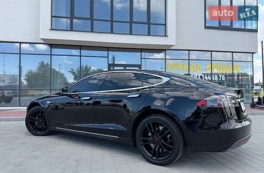 Лифтбек Tesla Model S 2015 в Ивано-Франковске