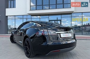 Лифтбек Tesla Model S 2015 в Ивано-Франковске