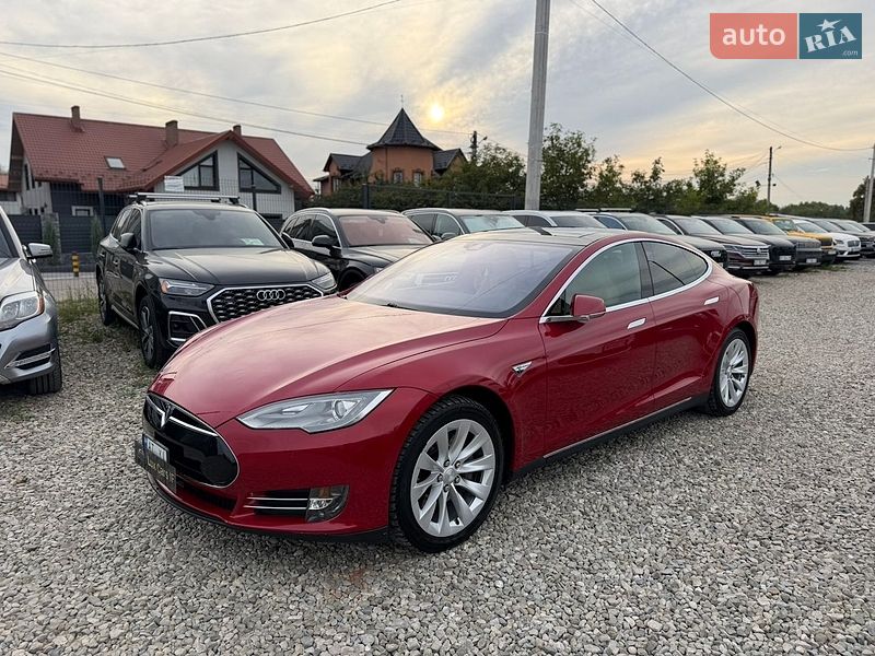 Ліфтбек Tesla Model S 2016 в Івано-Франківську