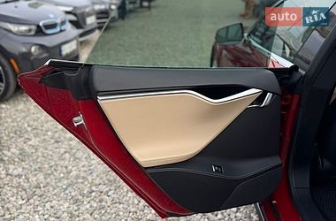 Ліфтбек Tesla Model S 2016 в Івано-Франківську