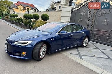 Ліфтбек Tesla Model S 2017 в Одесі