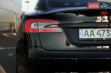 Ліфтбек Tesla Model S 2015 в Києві