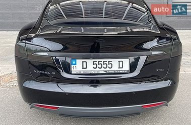 Ліфтбек Tesla Model S 2015 в Києві