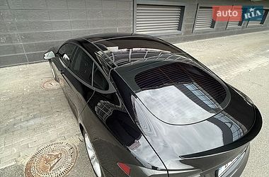 Ліфтбек Tesla Model S 2015 в Києві