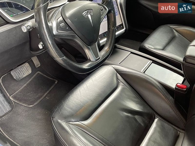 Ліфтбек Tesla Model S 2015 в Києві