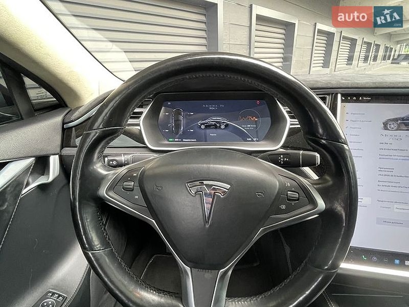 Ліфтбек Tesla Model S 2015 в Києві
