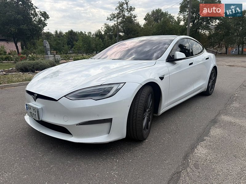 Лифтбек Tesla Model S 2021 в Запорожье