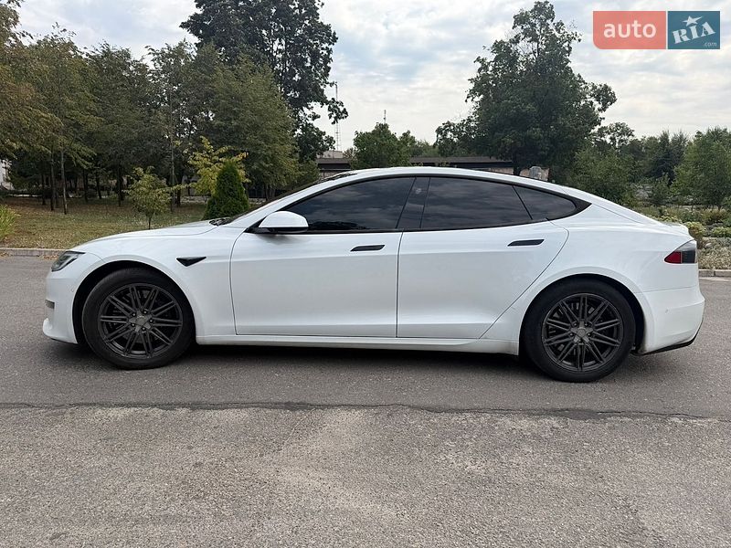 Лифтбек Tesla Model S 2021 в Запорожье
