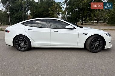 Лифтбек Tesla Model S 2021 в Запорожье