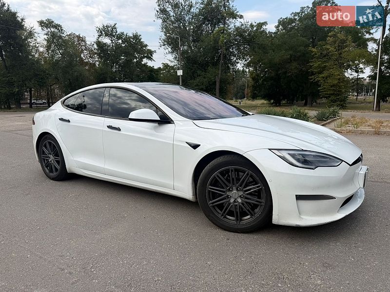Лифтбек Tesla Model S 2021 в Запорожье