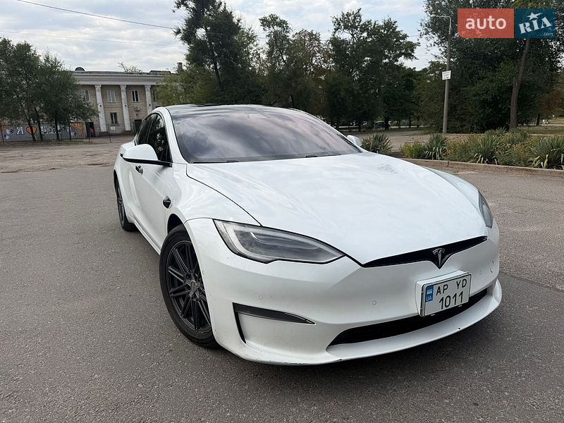 Лифтбек Tesla Model S 2021 в Запорожье