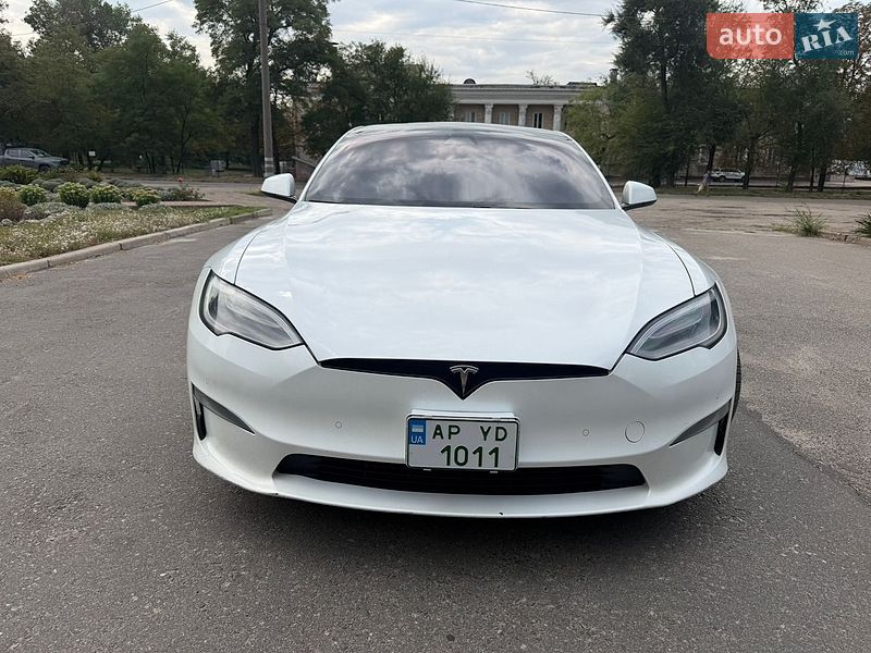 Лифтбек Tesla Model S 2021 в Запорожье