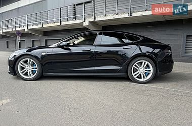 Ліфтбек Tesla Model S 2015 в Києві