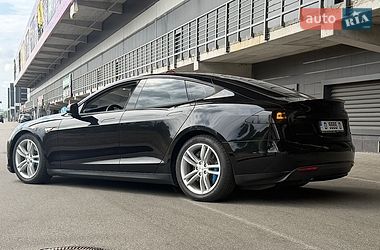 Ліфтбек Tesla Model S 2015 в Києві