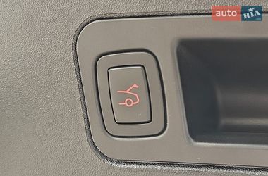 Ліфтбек Tesla Model S 2018 в Львові