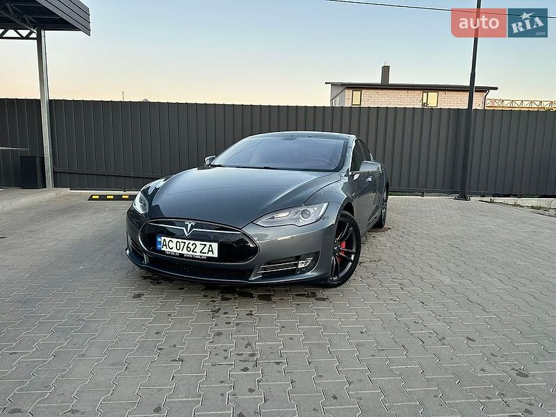 Tesla Model S 2014