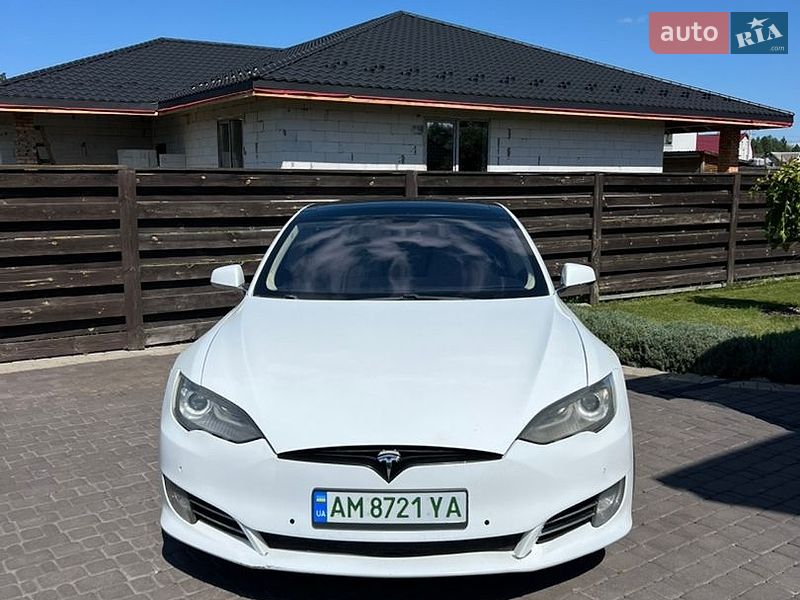 Лифтбек Tesla Model S 2014 в Житомире