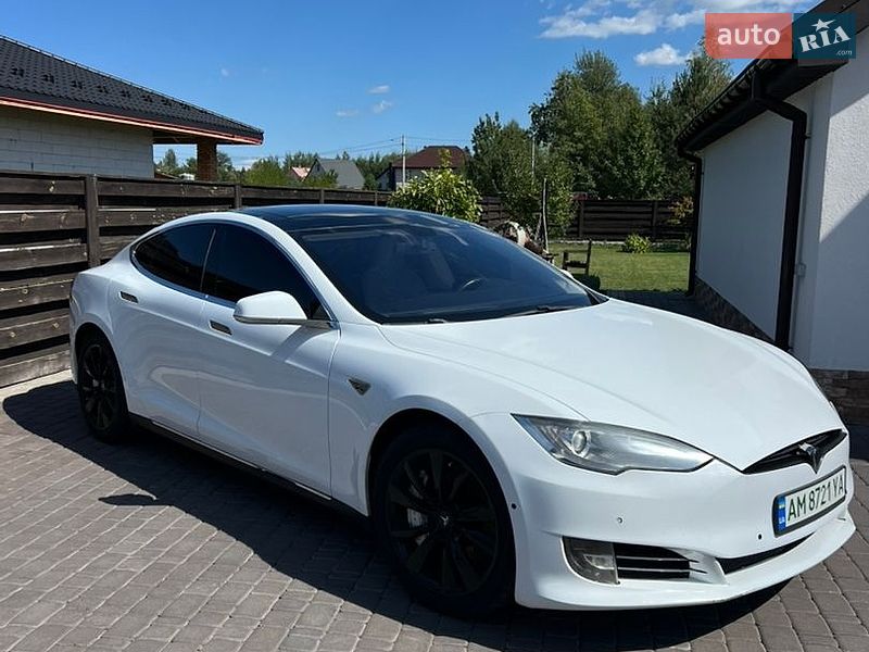 Лифтбек Tesla Model S 2014 в Житомире